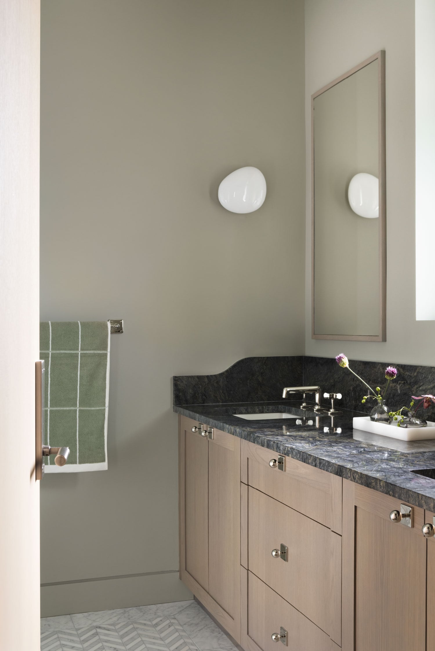Gillian Segal - Luxury Bathroom - Black and White - Nicklaus North Project